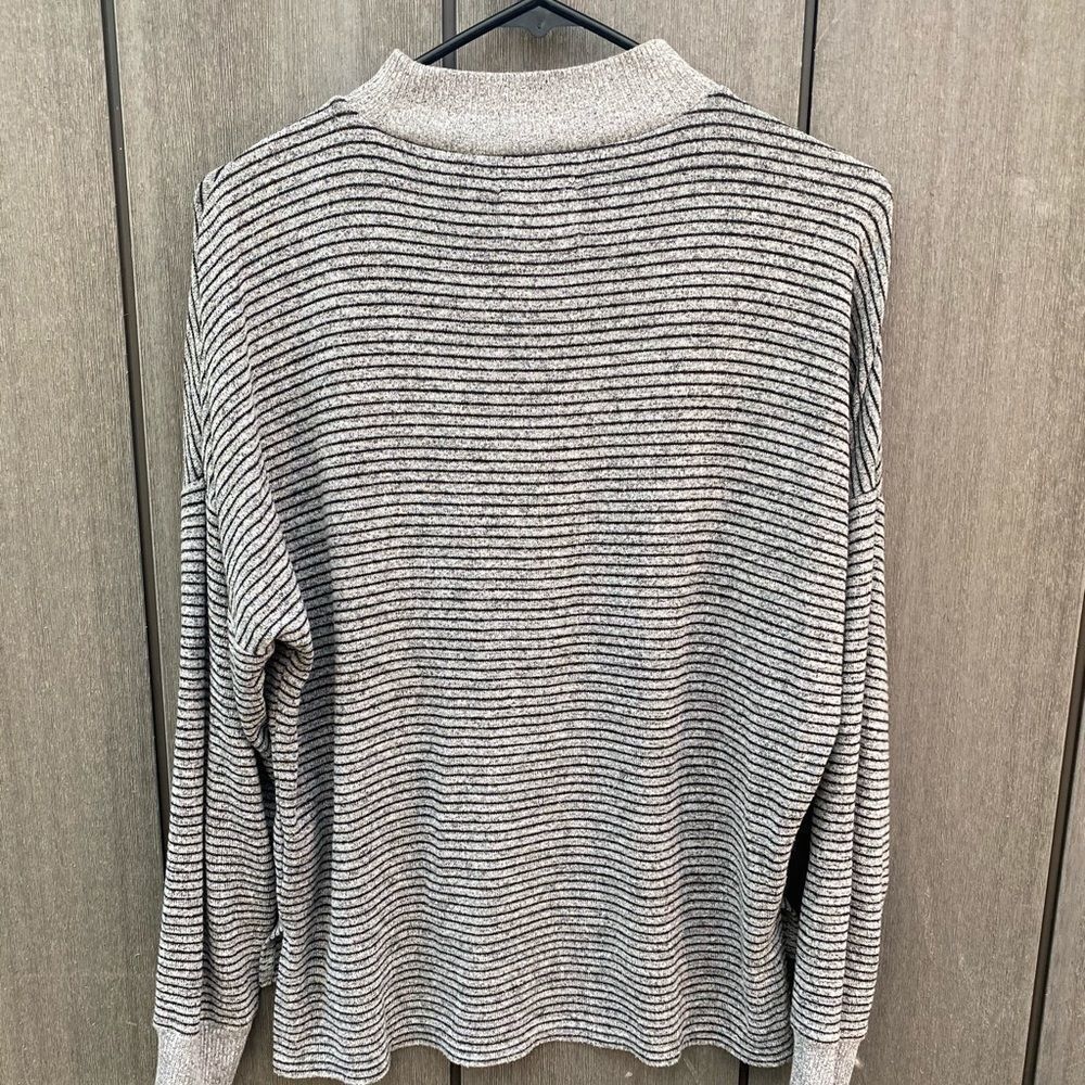 Free Press Mock‎ Turtleneck Sweater - Picture 4 of 8
